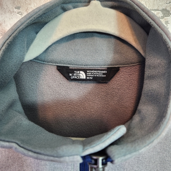The North Face Womens Grey Jacket Full Zip Warm Navy Blue Stitching Size M  EUC - Picture 2 of 14
